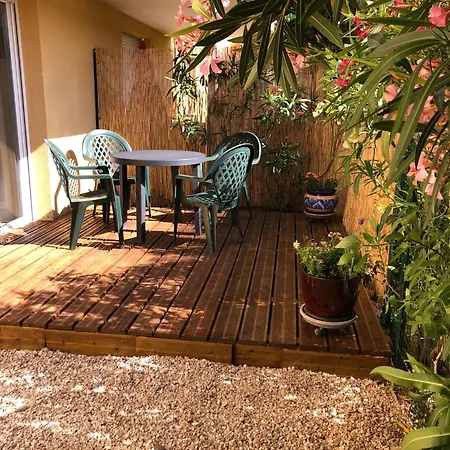 Les Jardins De Garance Apartment